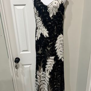 JS COLLECTIONS gown dress 

Beautiful and elegant